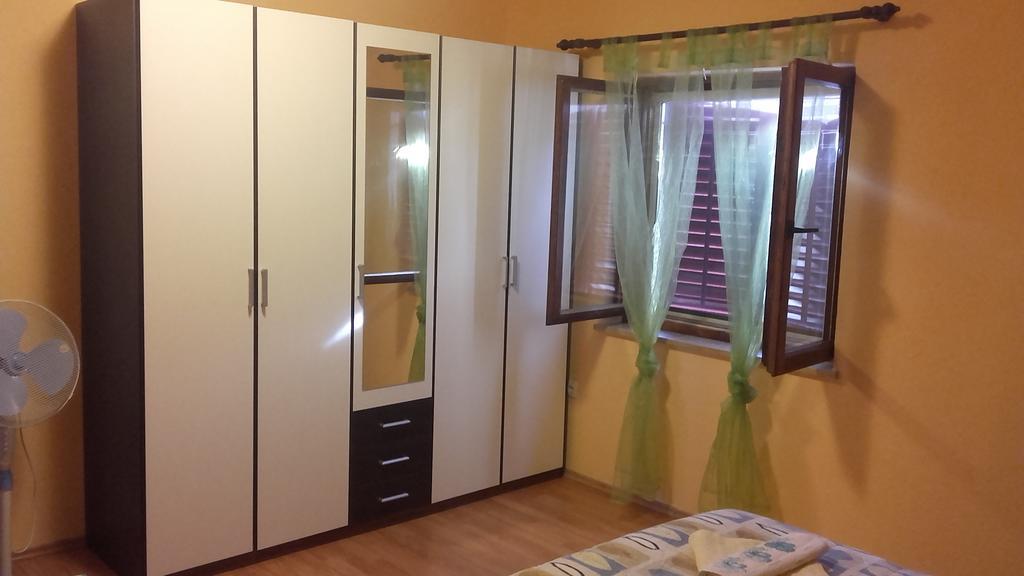 Corry 1 Apartment Ravni Bagian luar foto